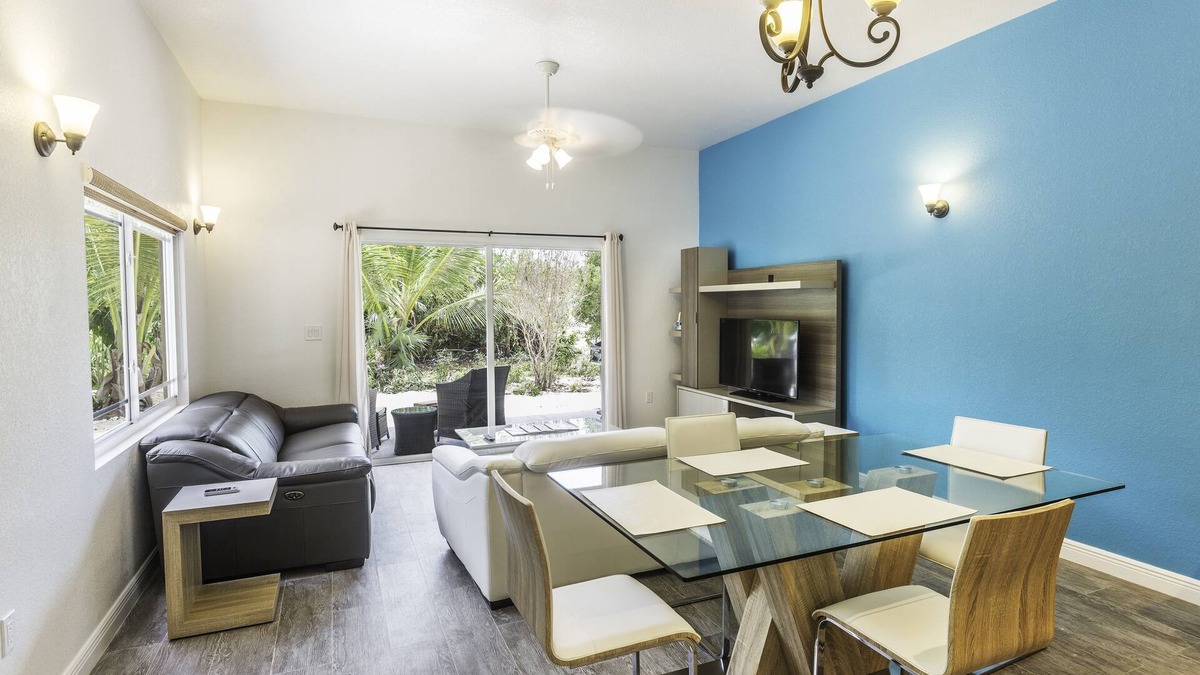Long Bay Hills Villa | Sea La Vie - Beachside 1 Bedroom Unit #6