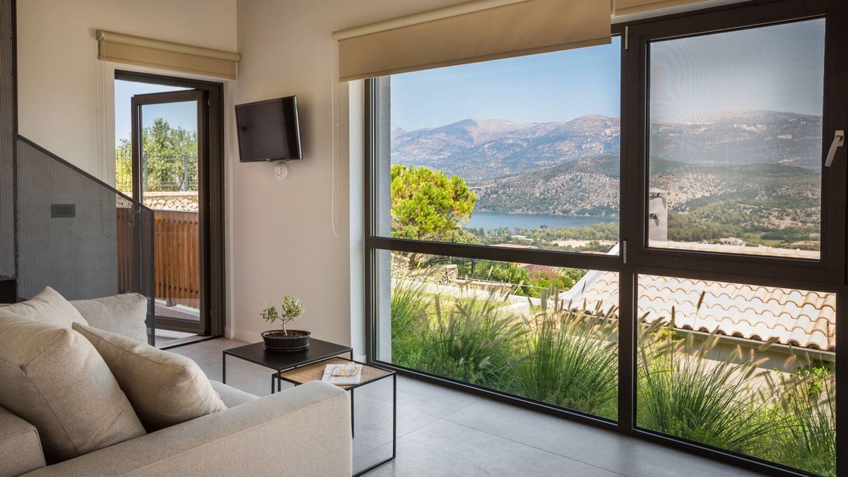 Khelmata Apartment | SEA (Loft suite with heated outdoor jacuzzi)