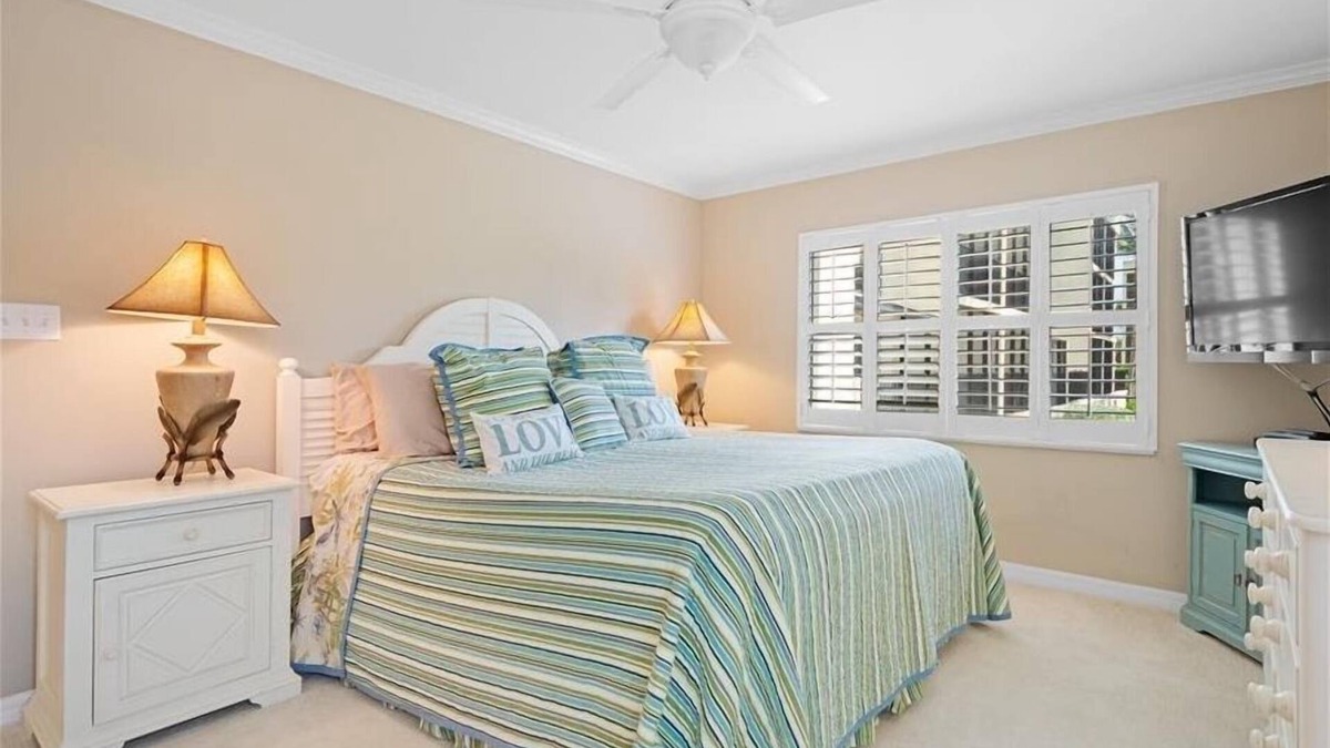 Boca Grande Condo | Sea Oats 151 - End Unit - Elevators = Beachfront, End Unit - Tennis