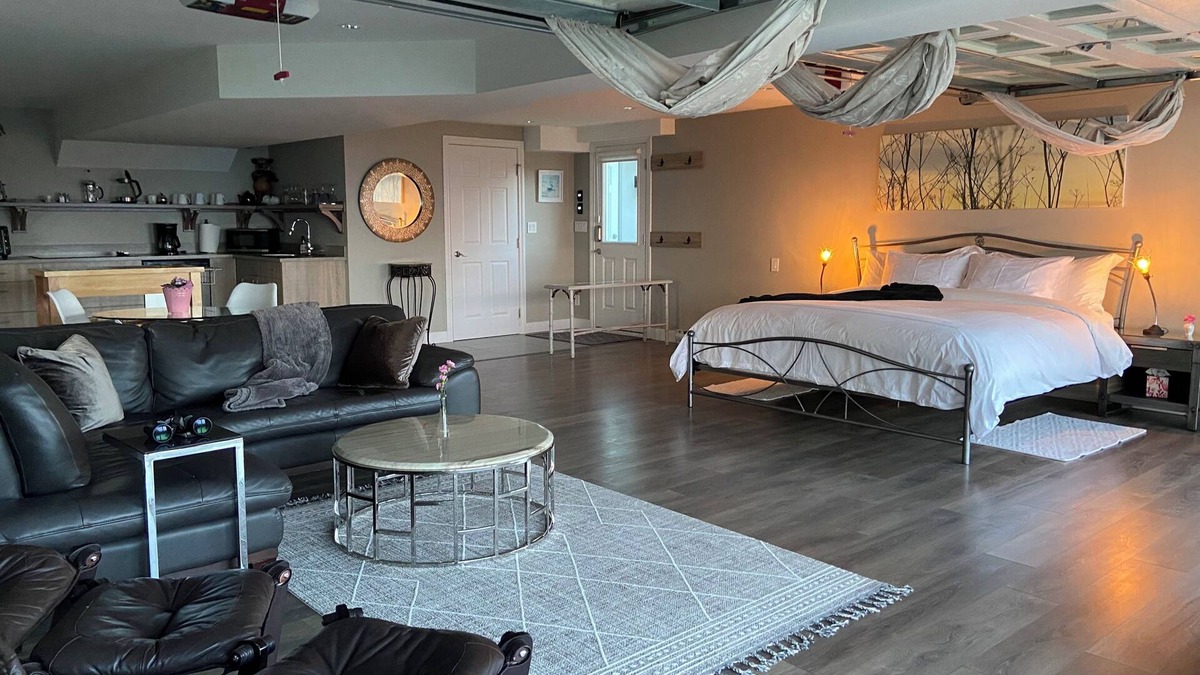 Otter Point House | Sea of Serenity Suite - Wide-Open Magical Autumn/Winter Ocean Views are upon us