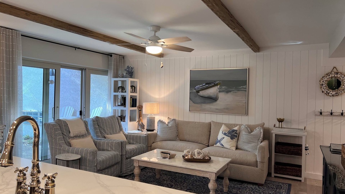 South Beach Villa | Sea Pines Villa Steps to the Beach and Tennis. Golf paradise
