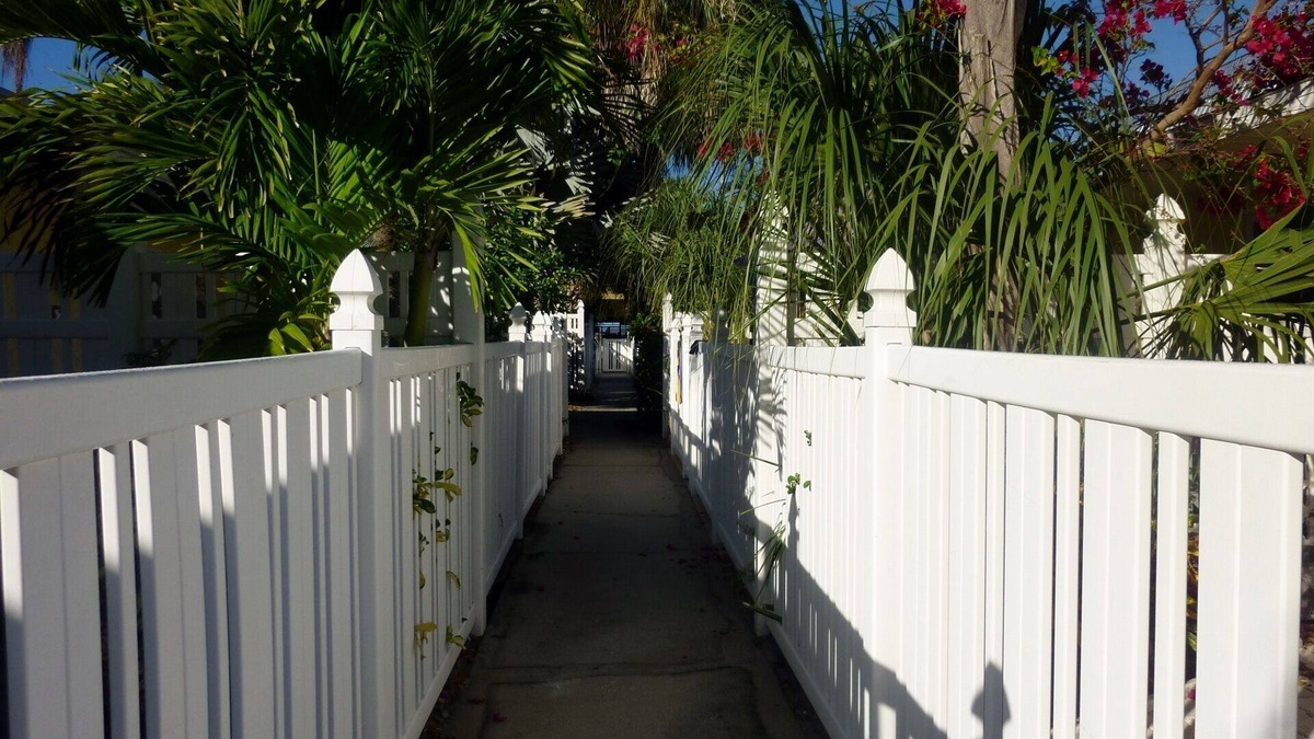 Holmes Beach Condo | Sea Pirate Cottage By The Sea on Anna Maria Island, Smart TV in every room.