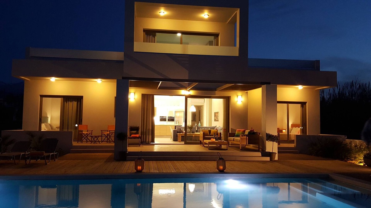 Daratsos Villa | Sea Queen Villa - Next to the beach.! 4Km from Chania city center .!