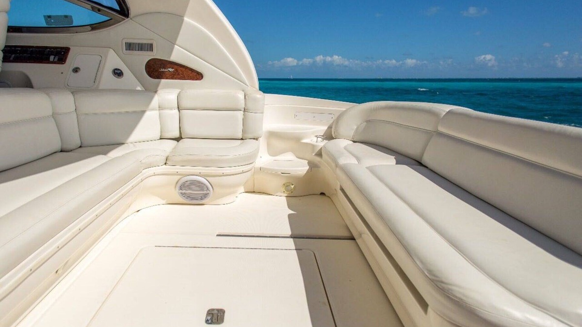 Zona Hotelera Boat Rental | Sea Ray 51 feet for Rent.