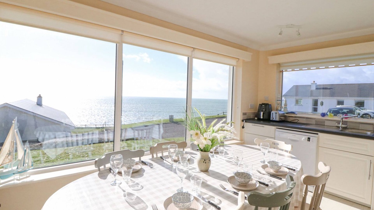 Clonakilty Cottage | Sea's The Dream