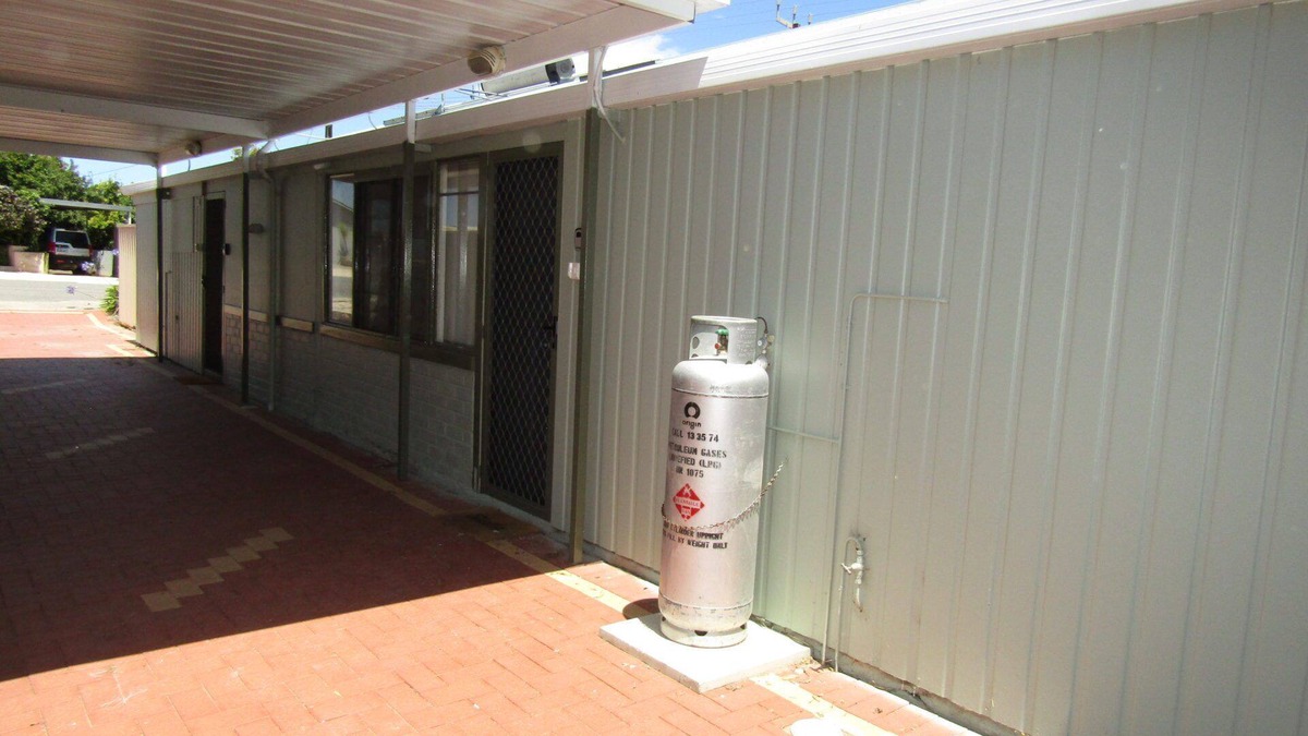 Dalrymple Apartment | Sea Salt Apartment 2 ~ Short walk to beach! Free WiFi! newly decorated!