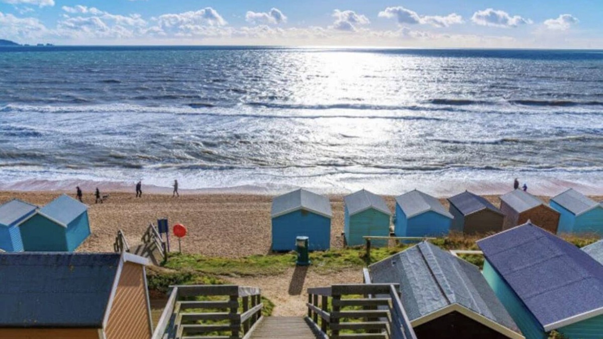 New Forest District House | Sea salt Chalet- luxury sleeps 10 + playroom