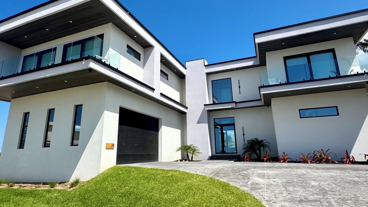 George Town Villa | Sea Salt Villa - Luxury Villa + Full Concierge!