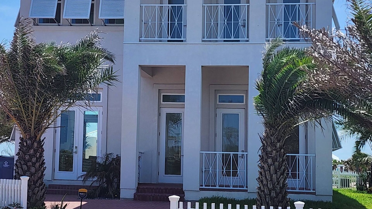 South Padre Island House | Sea Señora—your stylish coastal escape just a short stroll from the beach!