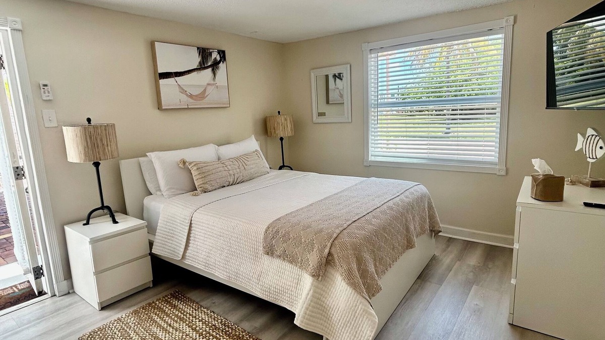Summerland Key Cottage | SEA SHELL COTTAGE, Sleeps 2 - Summer Vacation, Fishing & Lobster Season is Here!