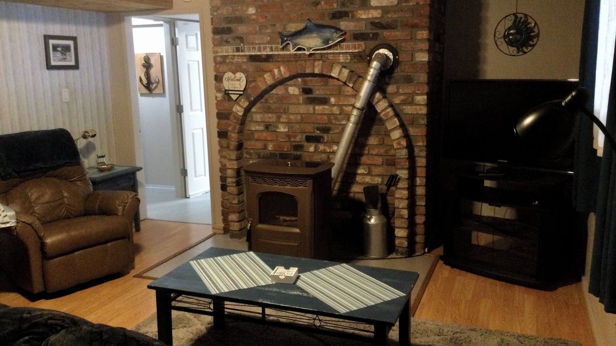 North Cowichan House | Sea Shell Inn. A cozy hideaway