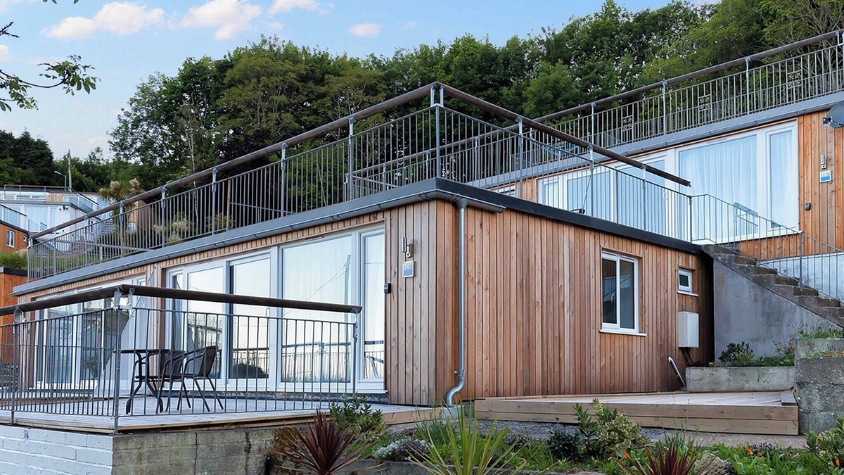 Millendreath Apartment | Sea Shore Pet apartments are perfect for families with children and pets.
