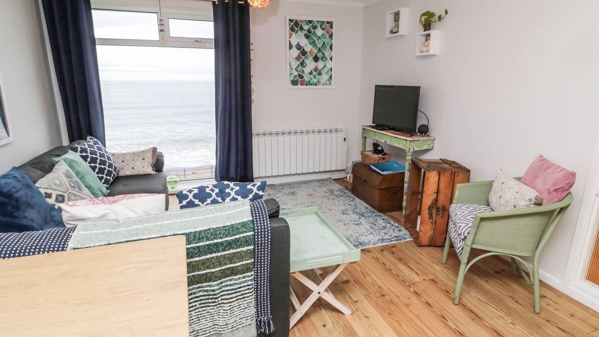 Spittal Cottage | SEA SNUG, pet friendly, character holiday cottage in Spittal