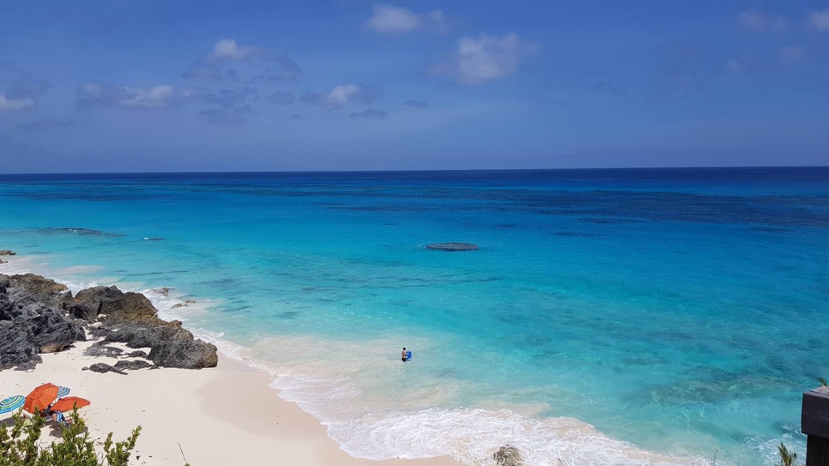 Warwick Cottage | Sea Song 3 Bdrm Beachfront house on Marley Beach with great beach and sea views.