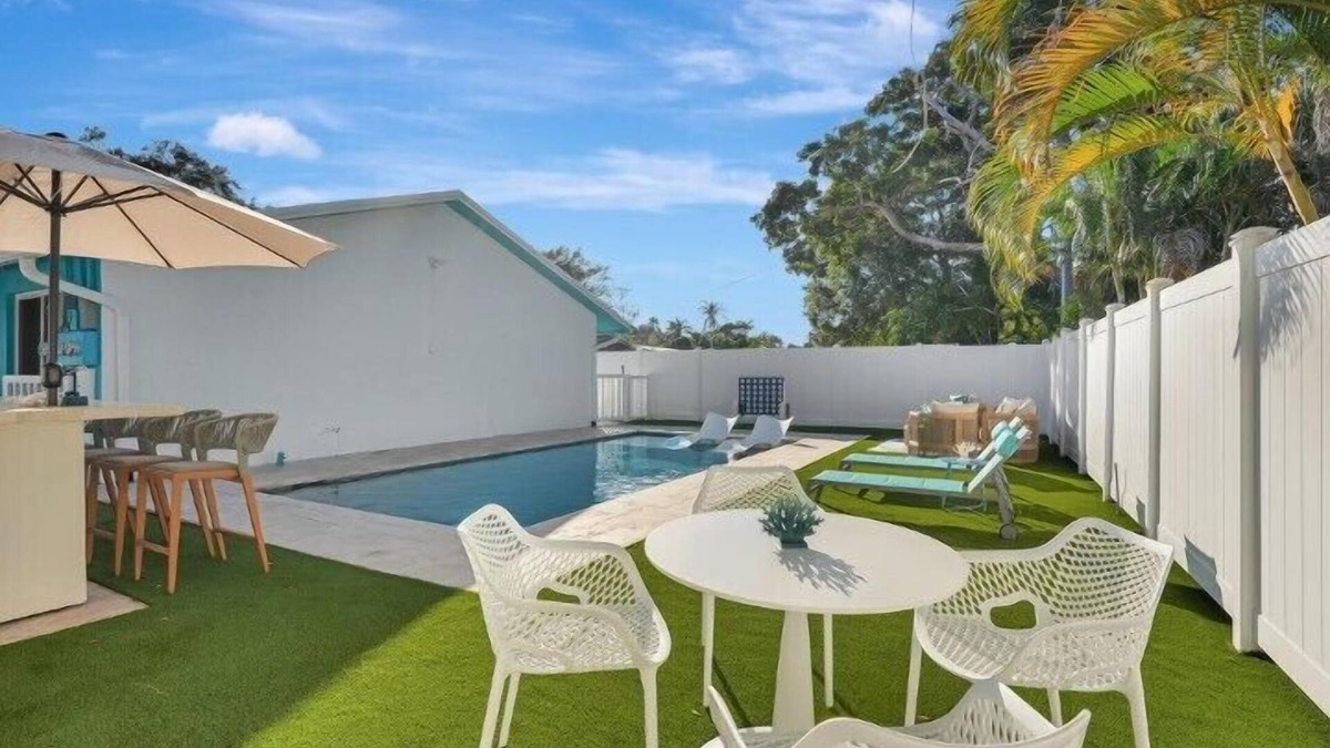 Edgewood Apartment | Sea Star - Popular Newly Renovated 2 bedroom/1 bathroom