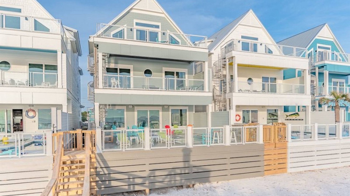 Bel Air House | Sea Turtle. New, Luxury, Gulf Front Home with pool 7br 7.5 baths sleeps 28
