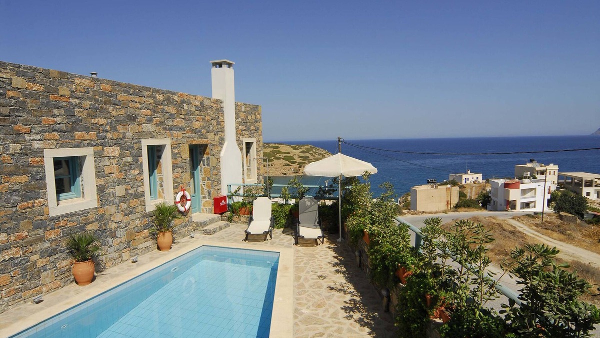 Mochlos Villa | Sea vew villa with traditional Cretan colour