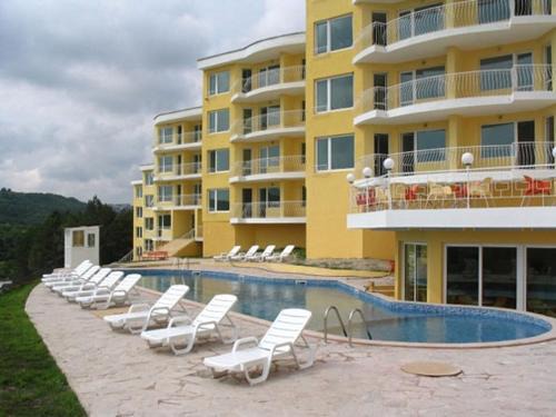 Kavarna Apartment | Sea View 1 Bedroom Apartment - Pool & Free Parking - Kavarna