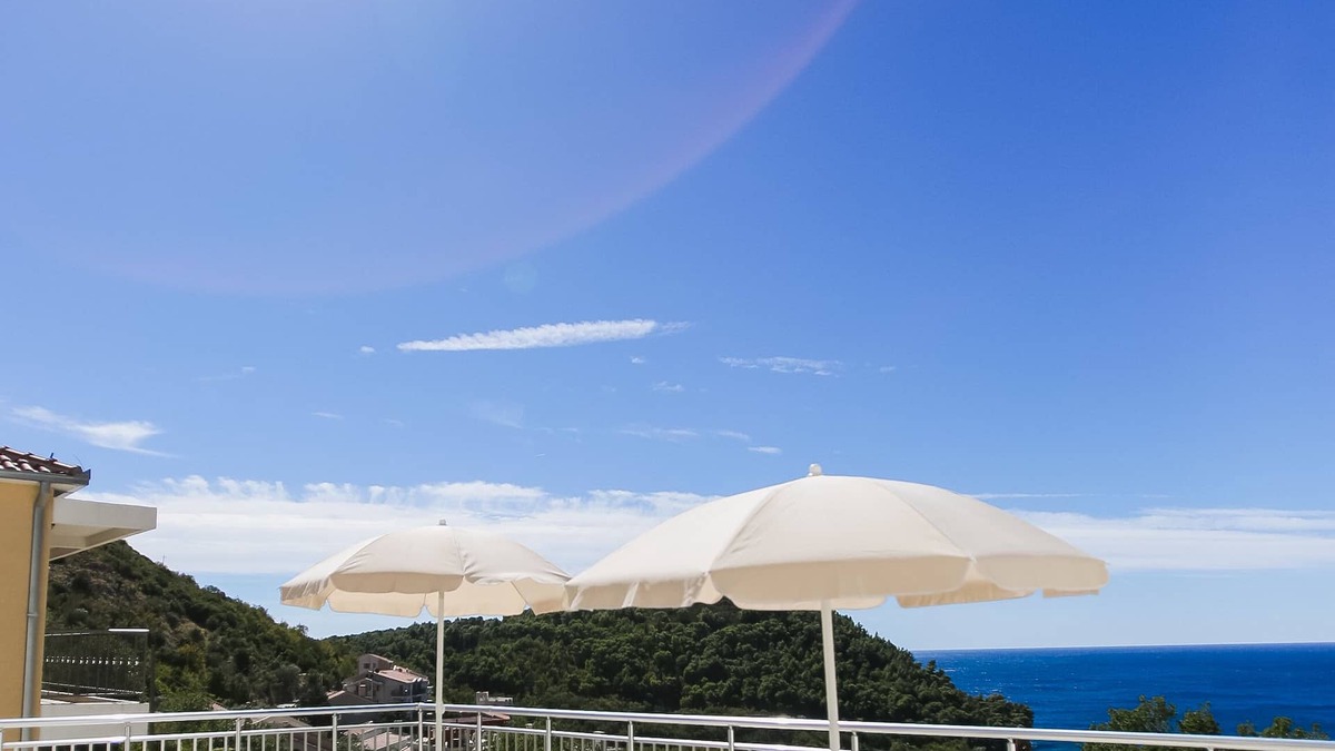 Kaluđerac Apartment | Sea View Affordable Apartment for 4