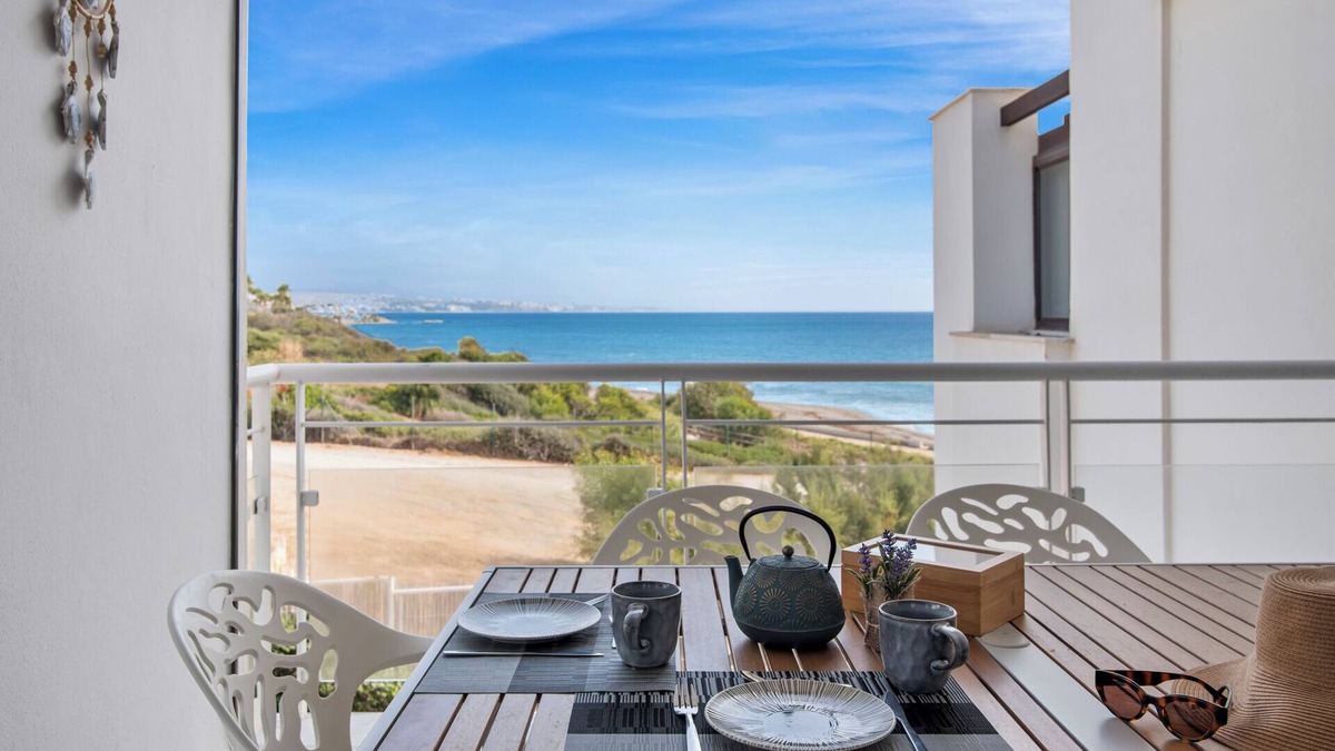 Casares del Mar Apartment | Sea View Apartment in Casares del Mar by Costarentals - Ref M50