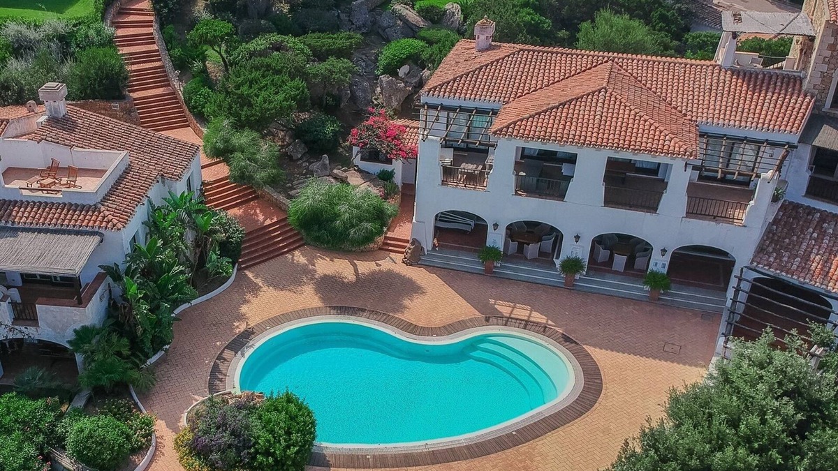 Liscia di Vacca Condo | Sea view apartment in Portocervo, direct beach access