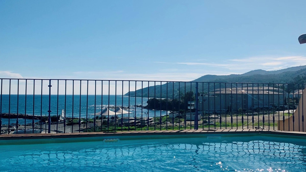 Solenzara Apartment | Sea view apartment in the heart of the village with shared pool