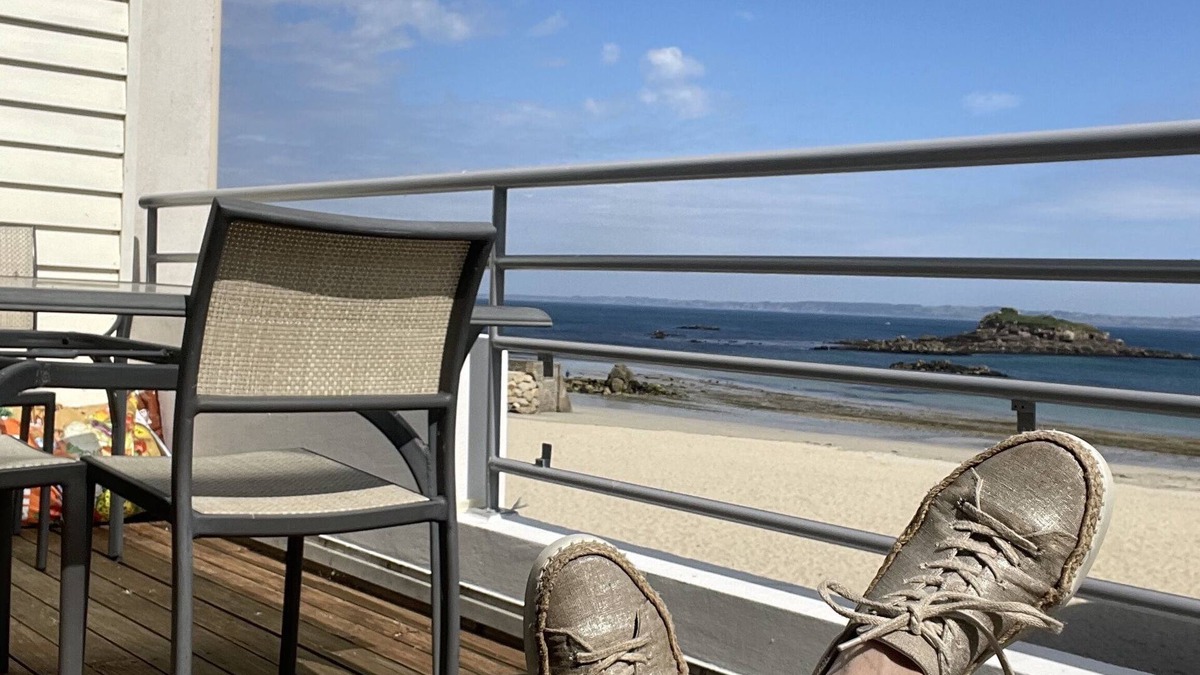 Treboul Apartment | Sea view apartment, direct beach access, sleeps 4