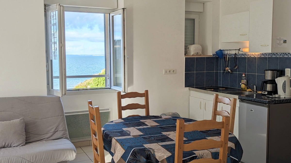 Planguenoual Apartment | Sea view apartment close to restaurant and hiking trail