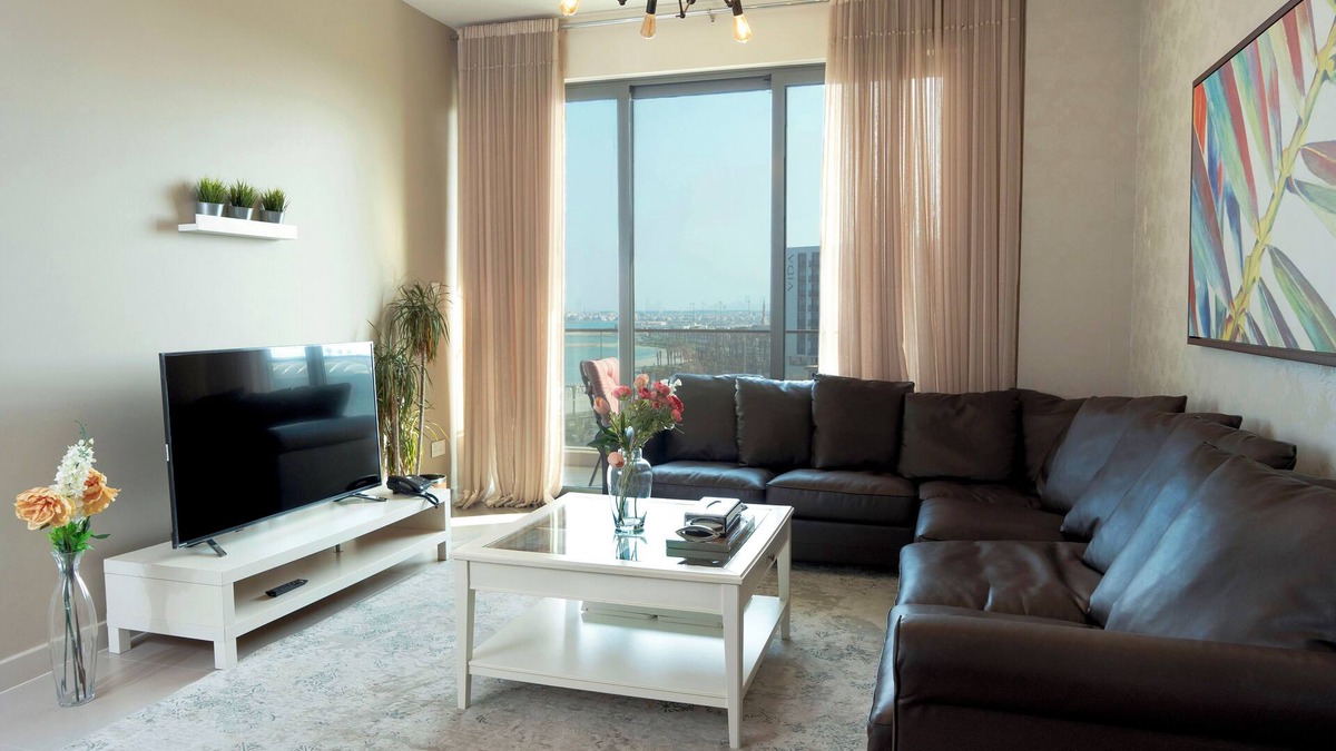 Muharraq Apartment | Sea view & Beach-Access, long-stay 1BR Apartment.