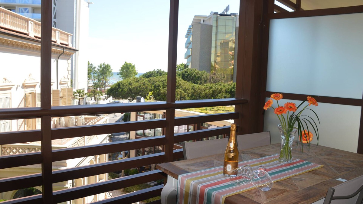 Marina Centro Apartment | Sea View Embassy Apartment