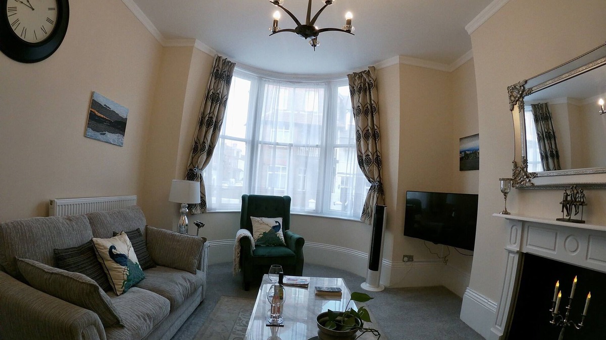 Ramsgate Apartment | Sea View, garden, parking private