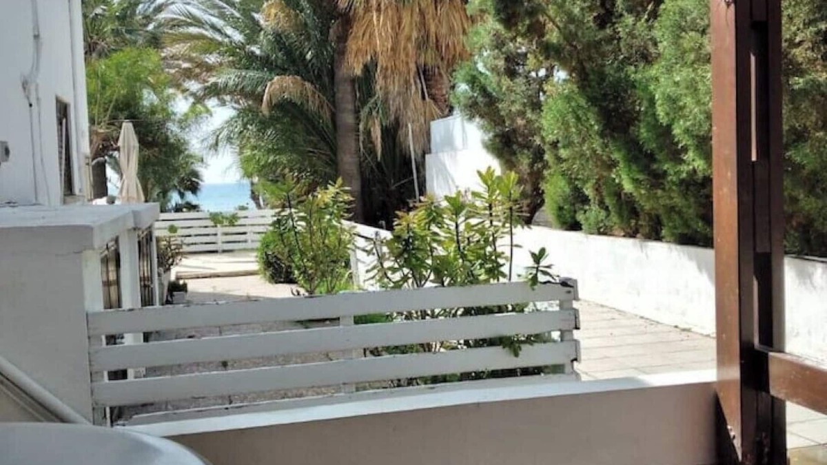 Pyla Apartment | Sea view ground floor apartment 20 seconds walk from the beach!