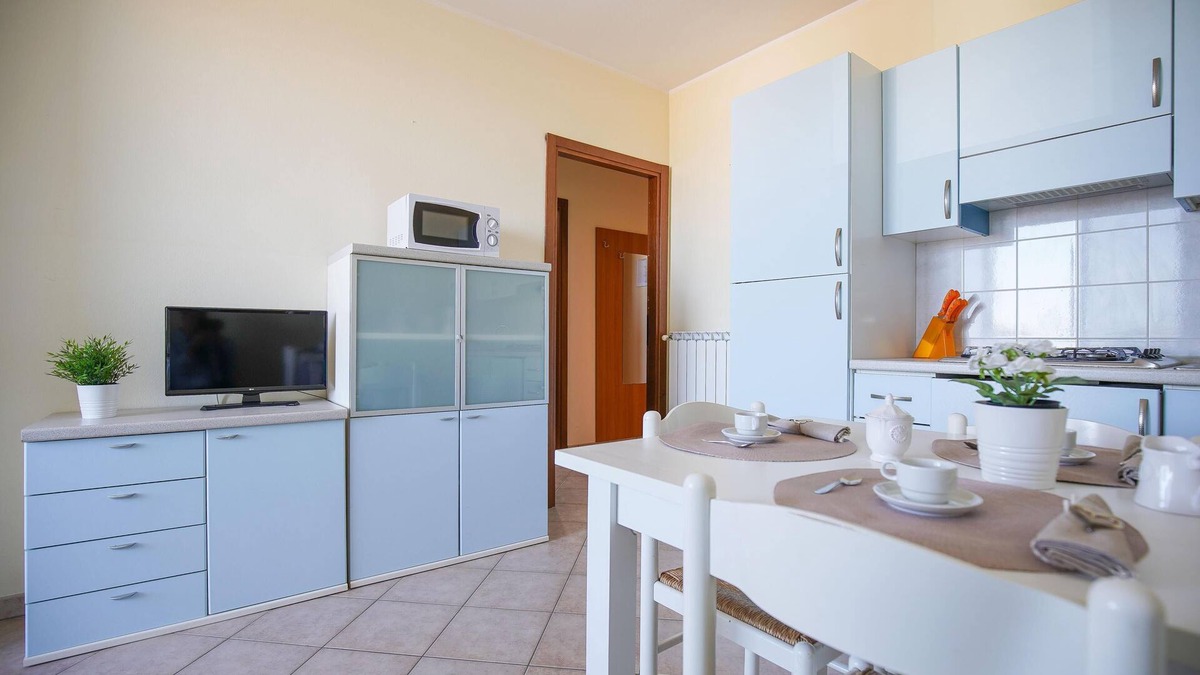 Lido degli Estensi Villa | Sea view home with patio with barbecue, private garden and parking space