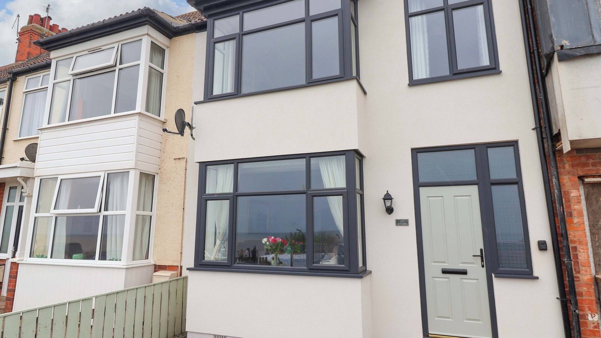 Hornsea Cottage | SEA VIEW HOUSE, family friendly, country holiday cottage in Hornsea