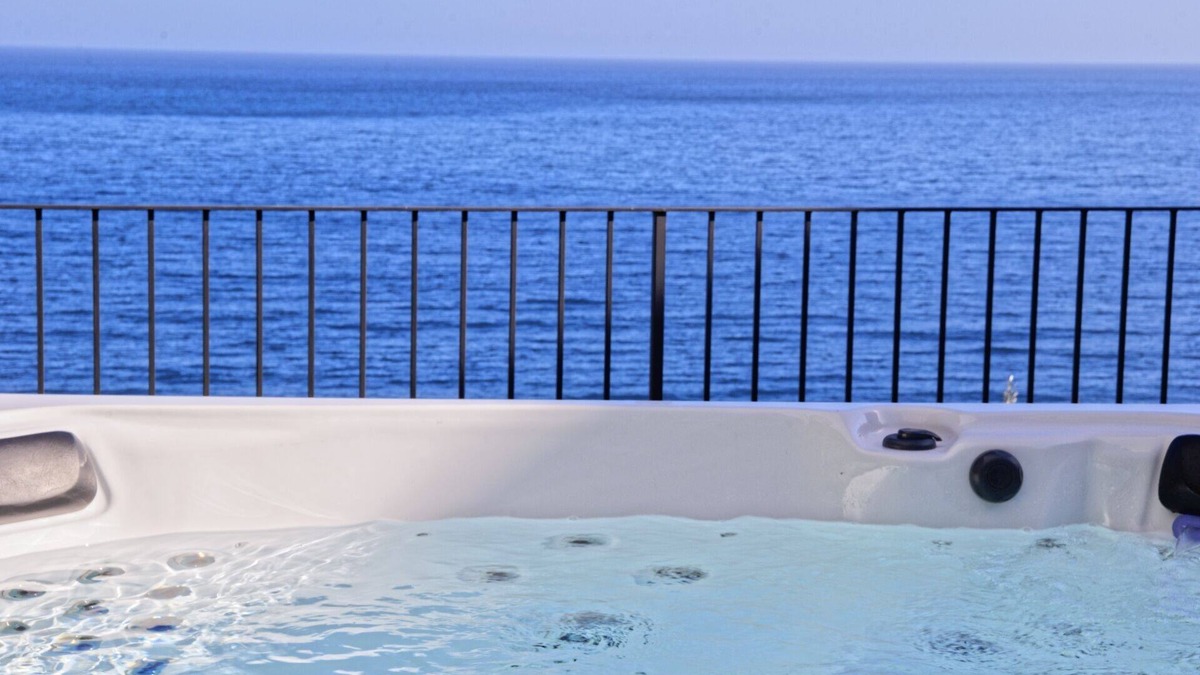 Praiola House | sea view house with Etna behind