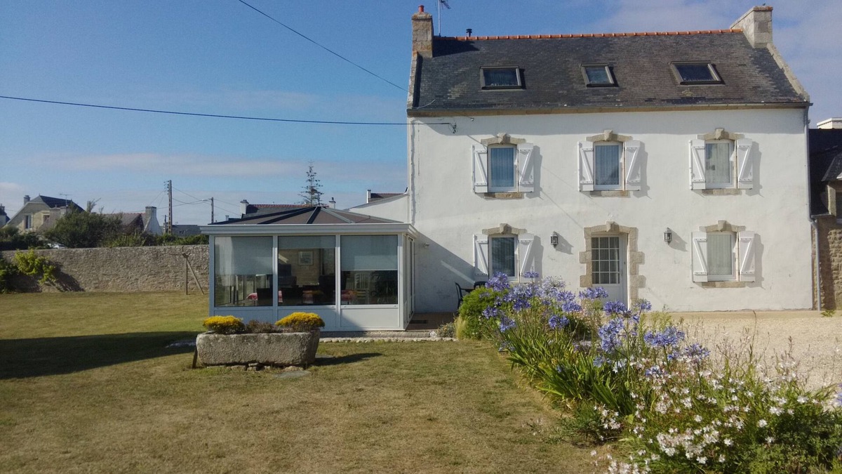 Poulgoazec House | SEA VIEW HOUSE WITH GARDEN near a fishing port and Pointe du Raz,