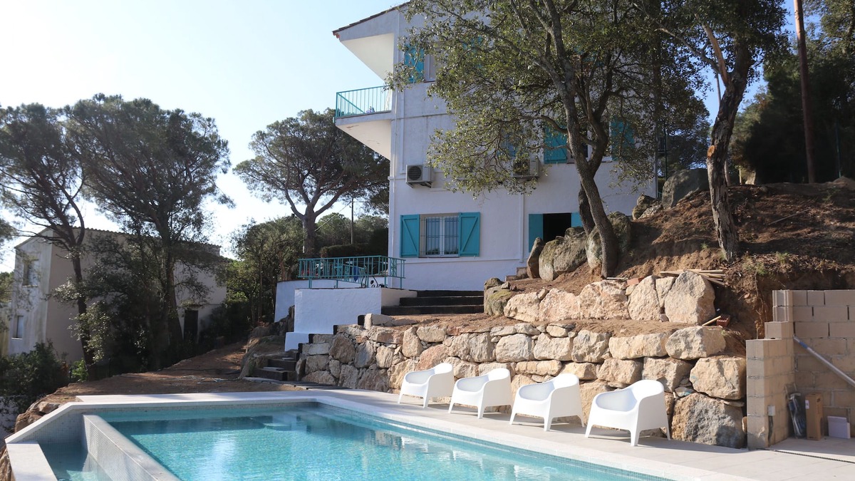 Calonge House | Sea view - infinity pool - A/C - 1km from beach - renovated villa