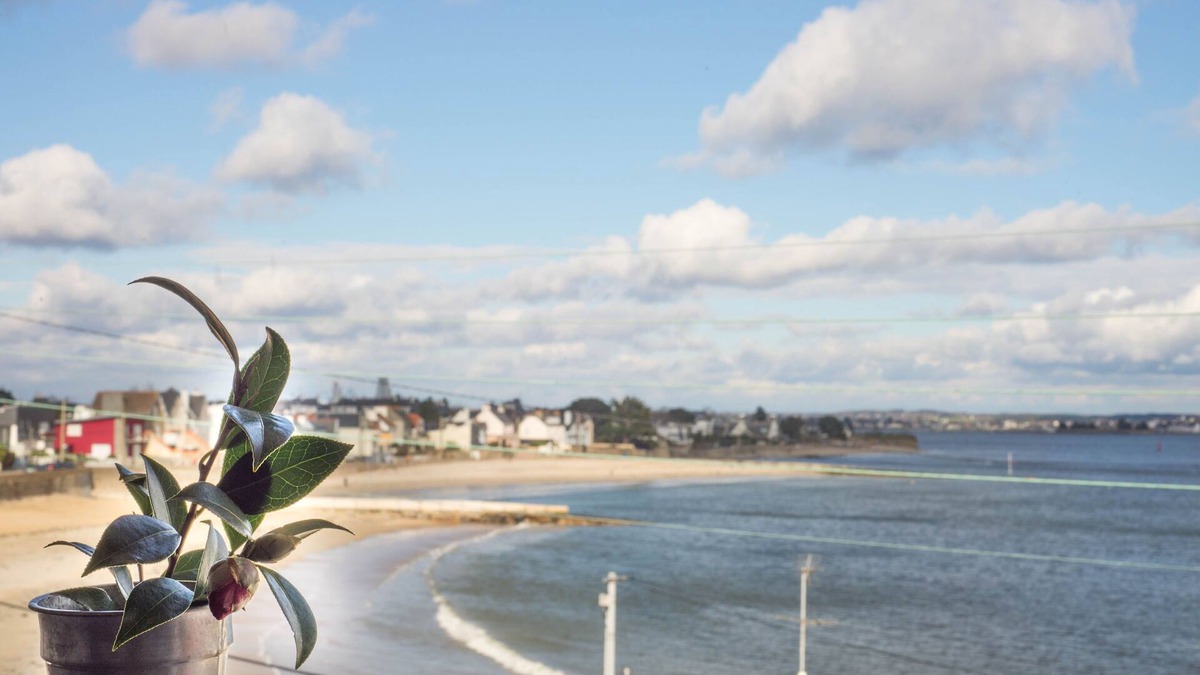 Larmor-Plage Apartment | Sea view Larmor-Plage apartment by the sea