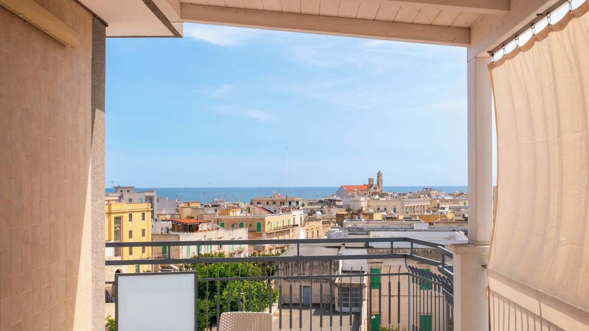 Giovinazzo Apartment | Sea view penthouse