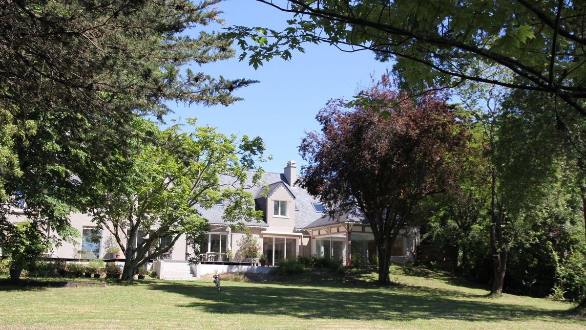Saint-Nazaire House | Sea view rental, sleeps 2 to 6 in charming, seafront property.