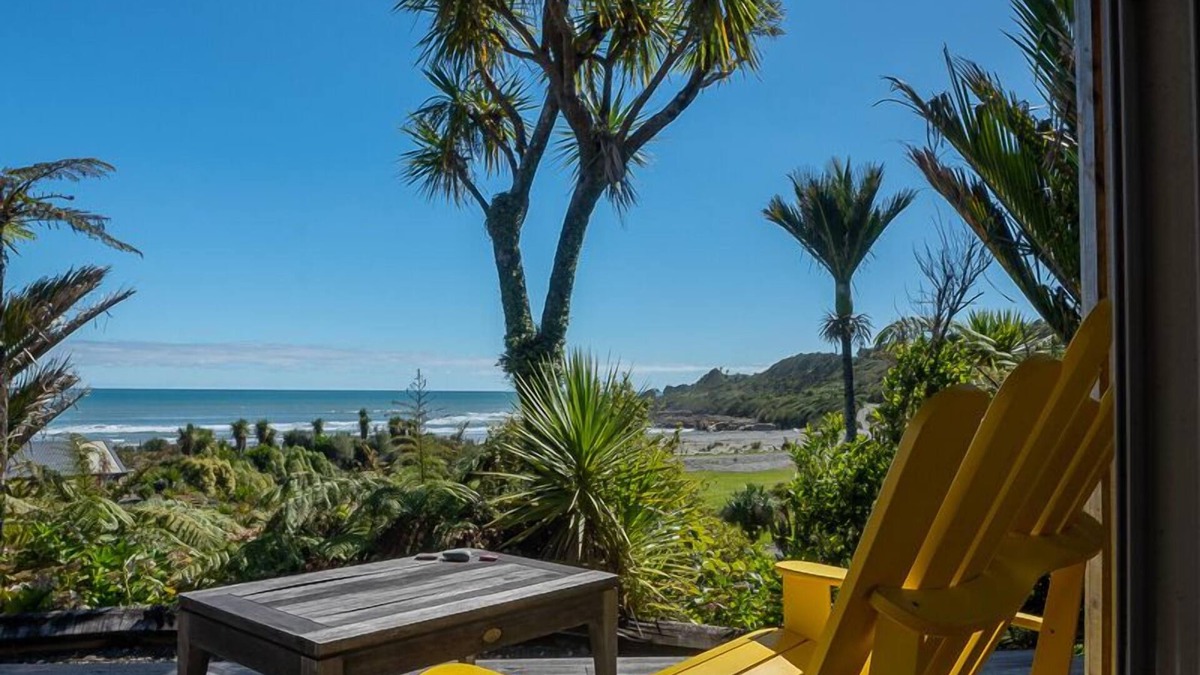 Punakaiki Cottage | Sea views and sunsets