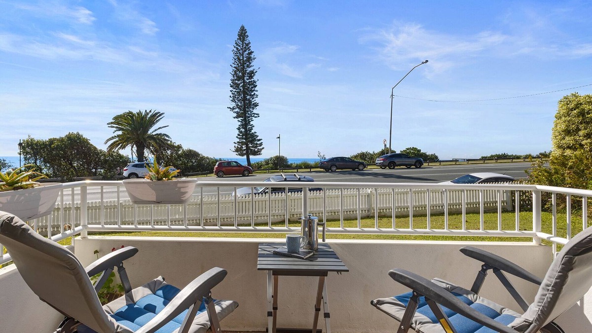 Alexandra Headland Apartment | Sea views at Alex Heads.