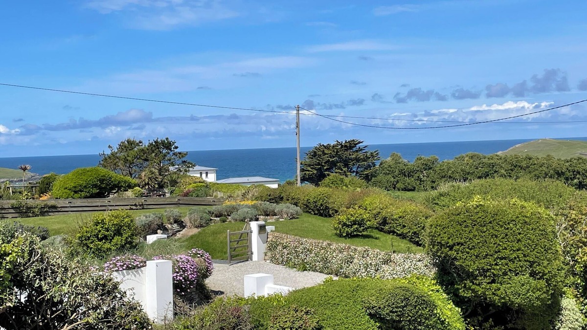 Crantock House | Sea Views, Crantock, Sleeps 4, Private Lane.
