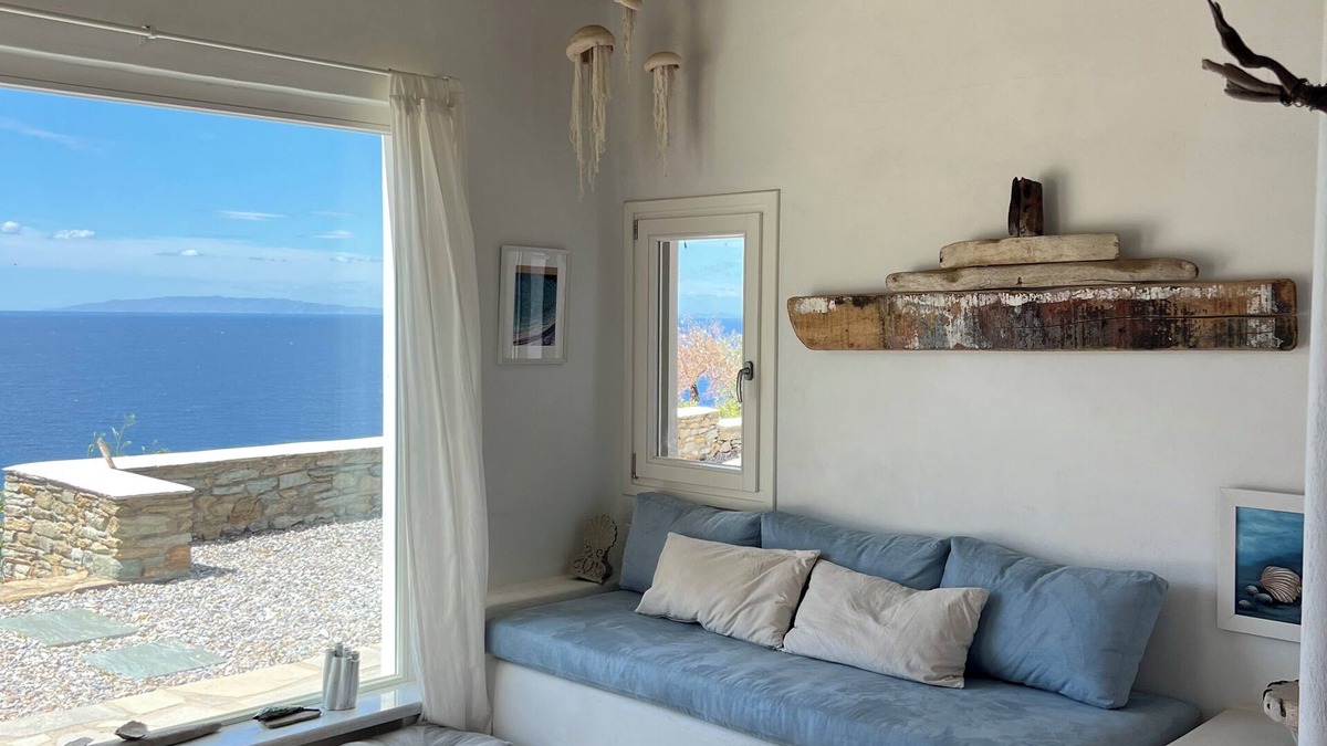 Kato Aprovatou House | Sea Views. Cycladic Calm. Villa Riza. Family and animal friendly