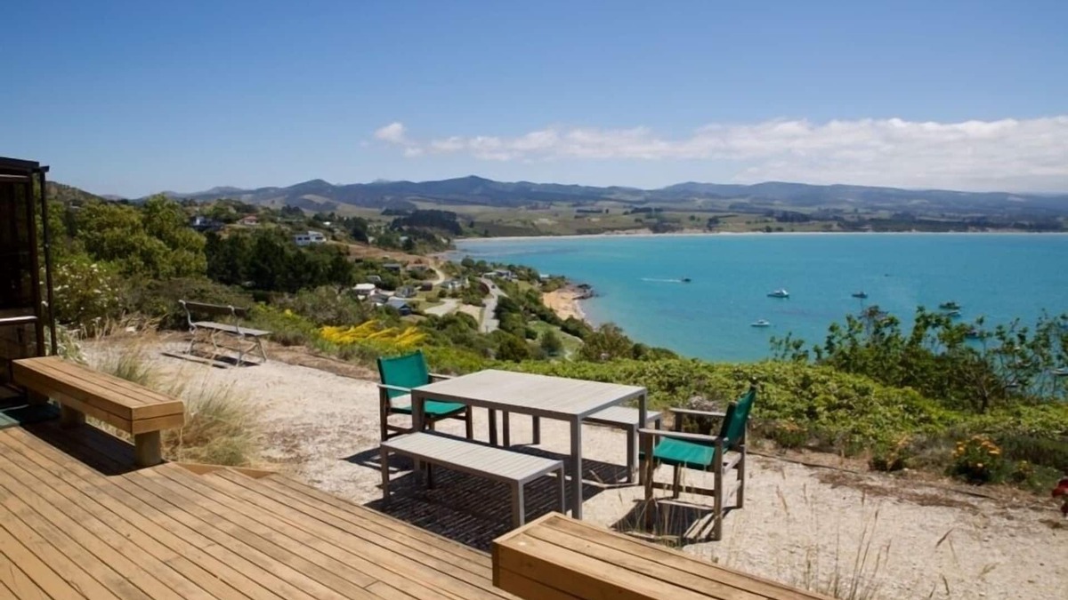 Moeraki House | Sea Views n’Siestas, Moeraki