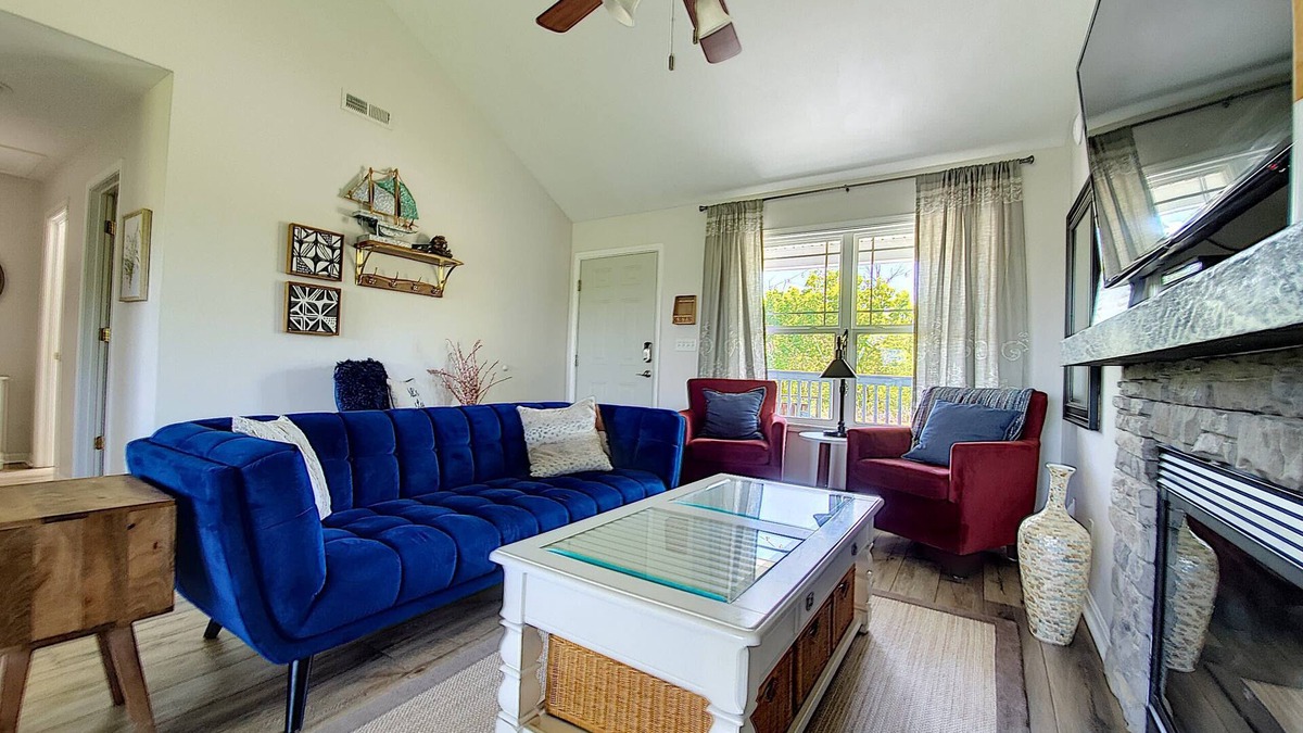 Taylorsville House | Seabiscuit 5- Relax And Kick Back