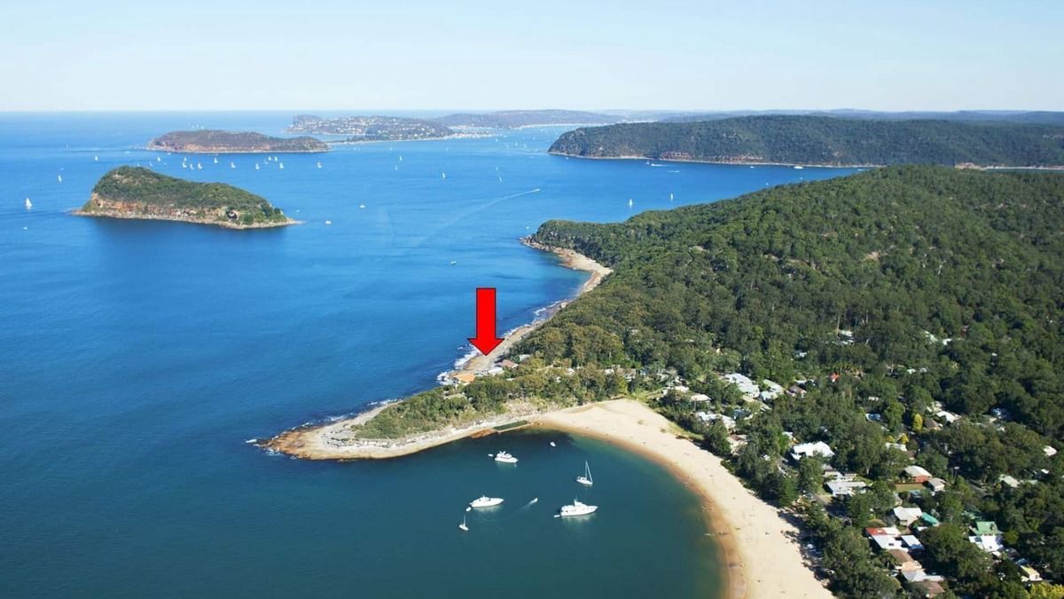 Pearl Beach Apartment | 'Seabreeze' a unique Waterfront/Beachside property