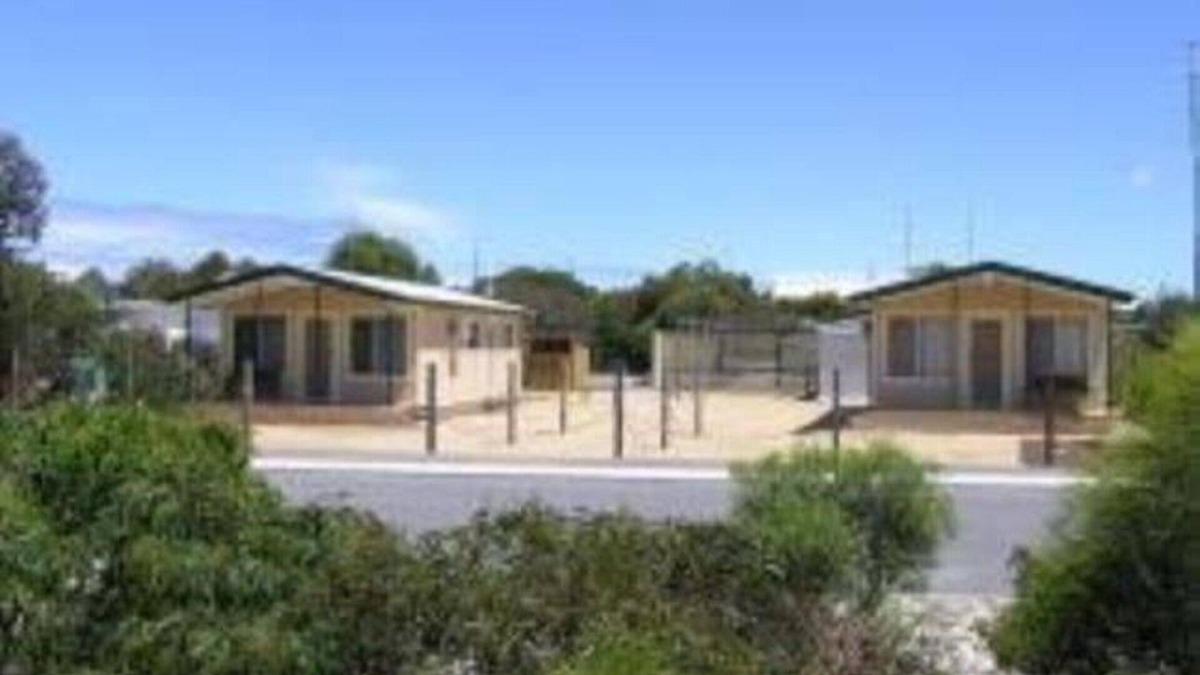 Warrenben House | Seabreeze Accommodation sleeps 4 . Minimum 2 night stay