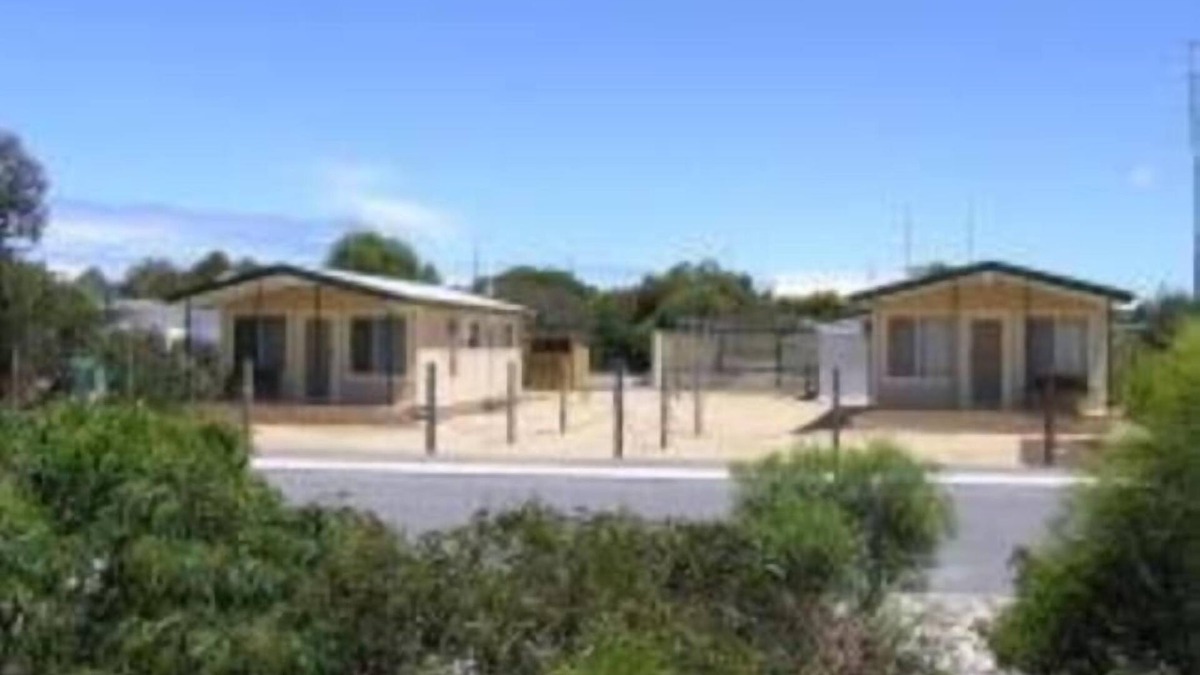 Warrenben House | Seabreeze Accommodation sleeps 4. Minimum 2 night stay