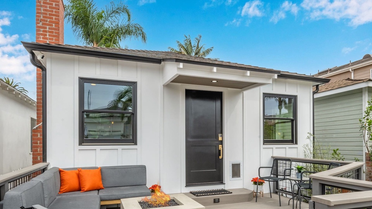 Old Towne House | SeaBreeze Bungalow 2 blocks from beach & steps to Main St.